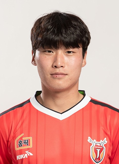 صورة كانغ يون سيونغ لاعب نادي جيجيو يونايتد