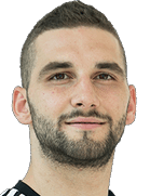 صورة نينو كاوتر وسط ميدان نادي مورا