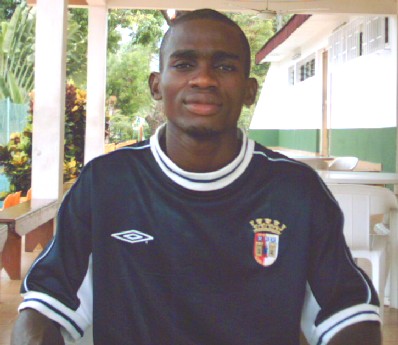 صورة رودريغ موندونغا لاعب نادي الأولمبي الباجي